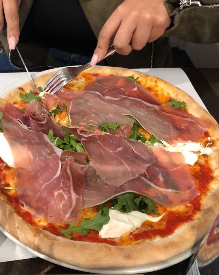 Pizza Rohschinken Mozzarella