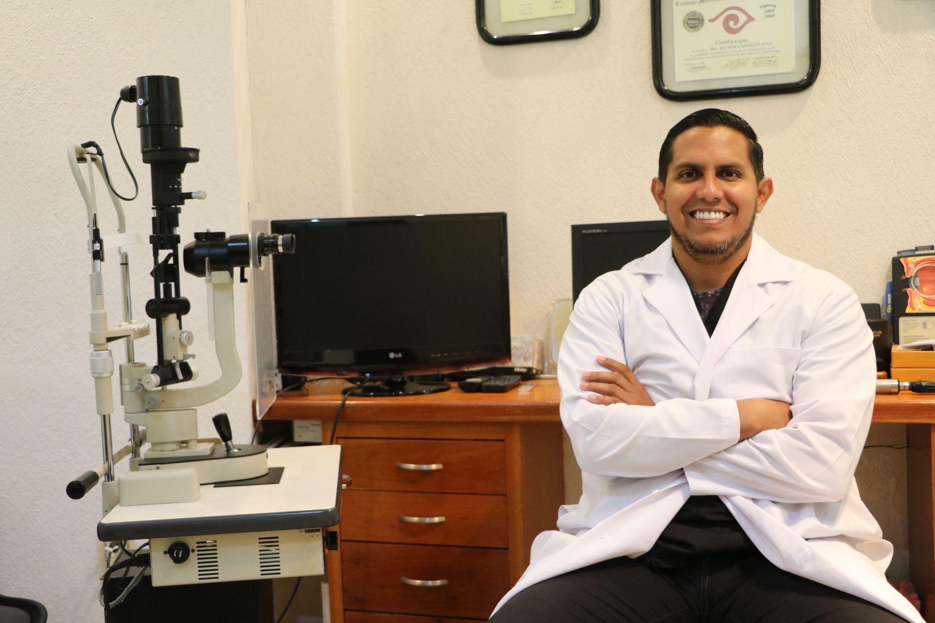 DR.J. ENRIQUE MALDONADO CASTILLO - CONSULTA OFTALMOLÓGICA