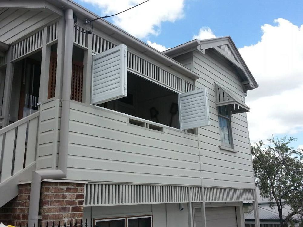 A High-quality White Bi-fold Shutters