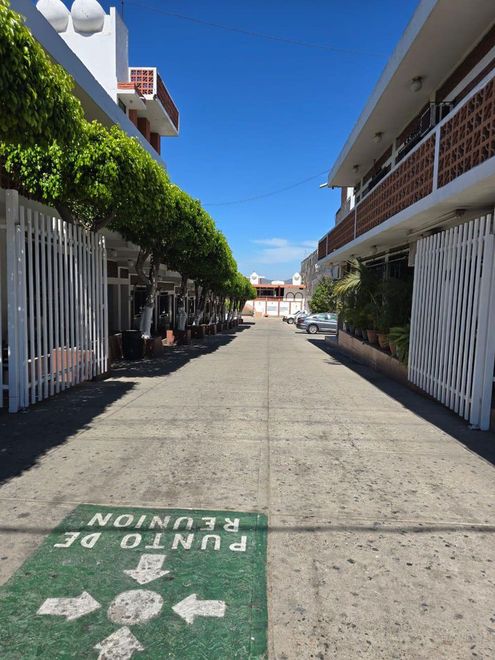 HOTEL CALIFORNIA 