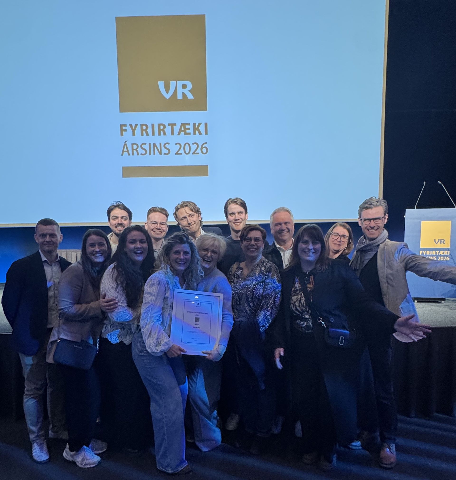 VR fyrirmyndrfyrirtæki Rue de Net starfsfólk