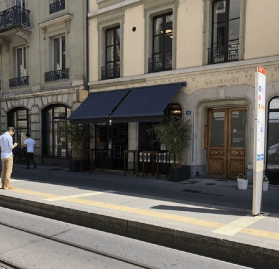 devanture de magasin sur rue