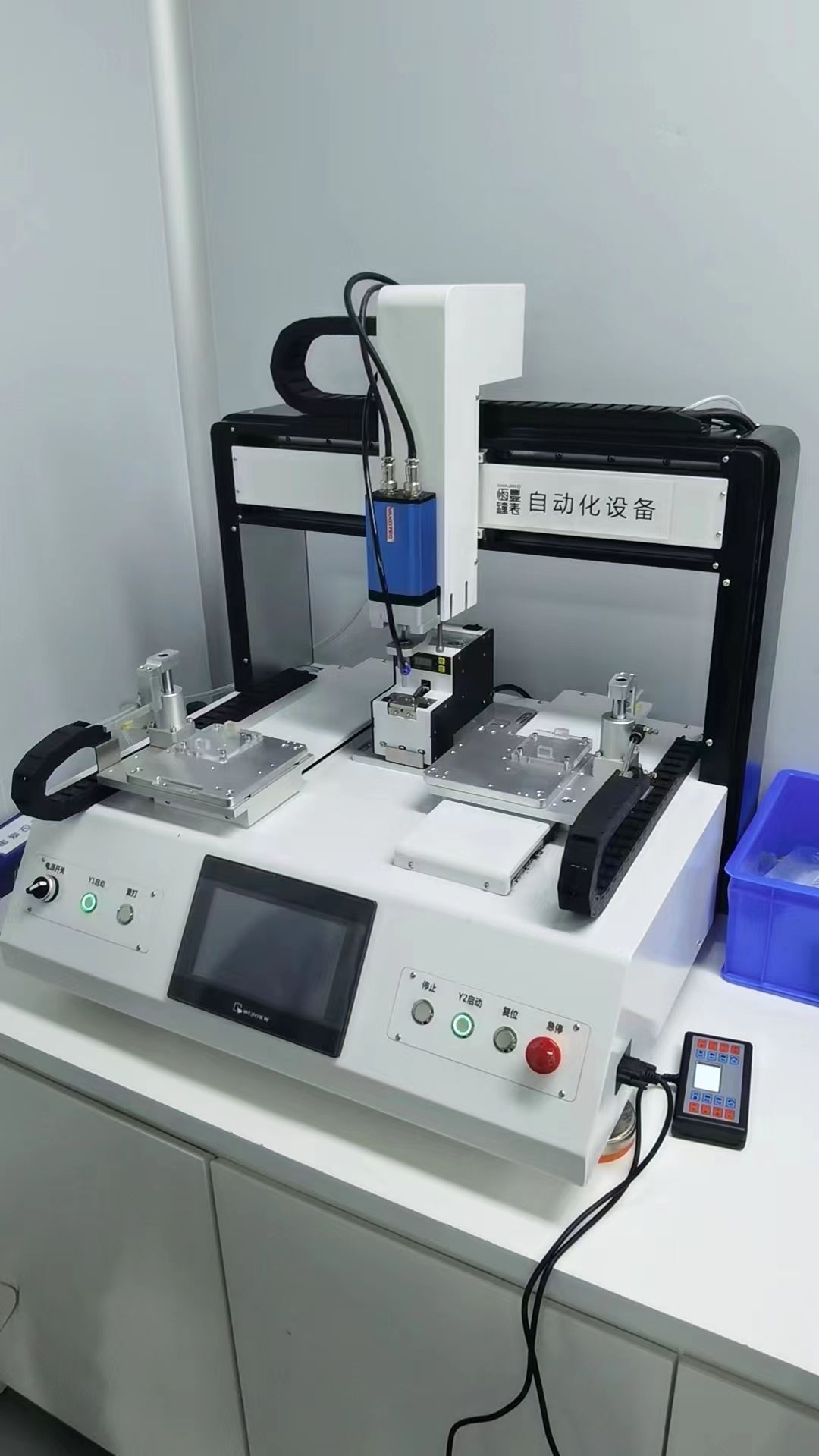 A machine is sitting on top of a table in a room.