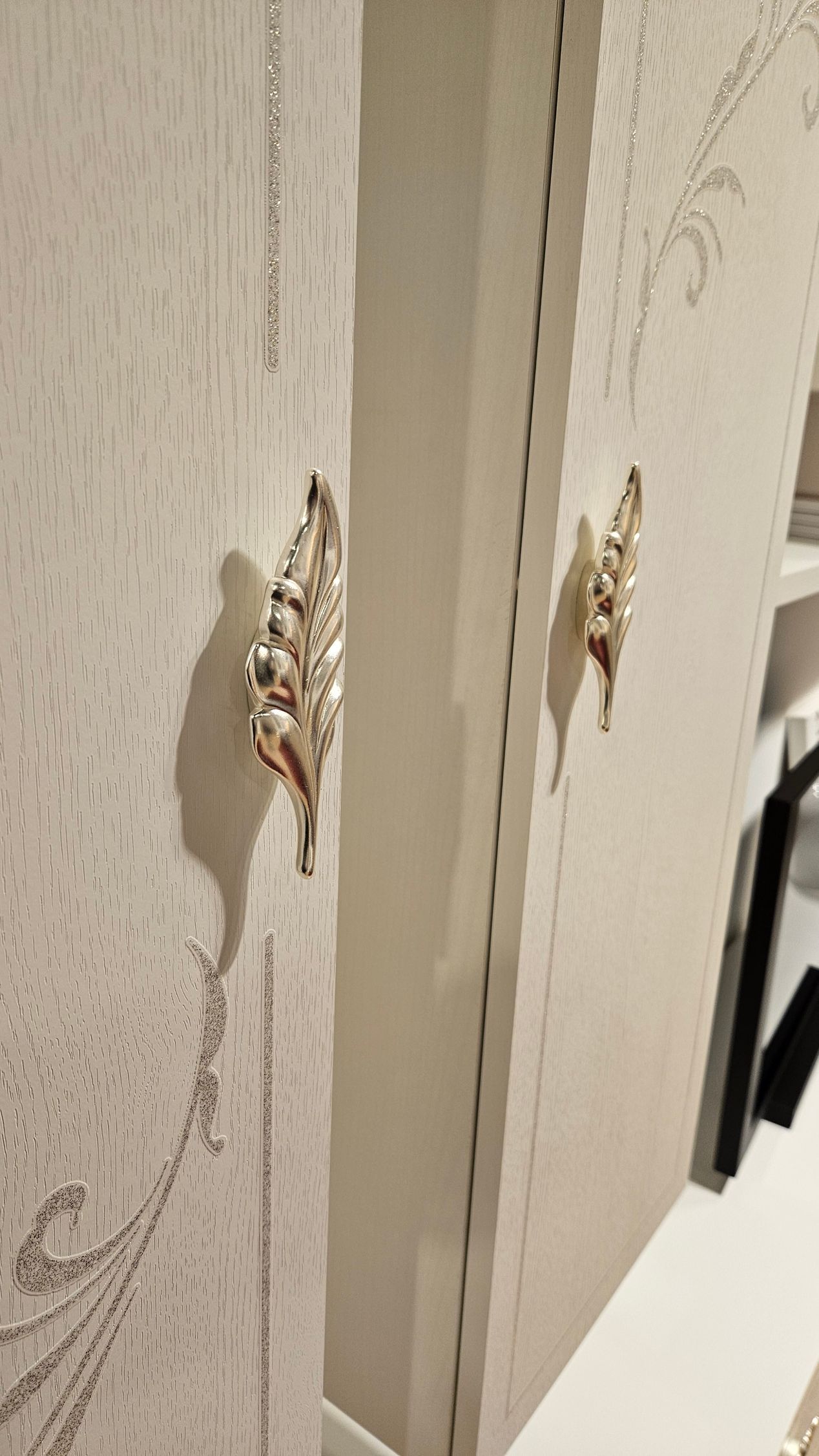 cassettiera da ufficio in legno con 6 scomparti squadrati