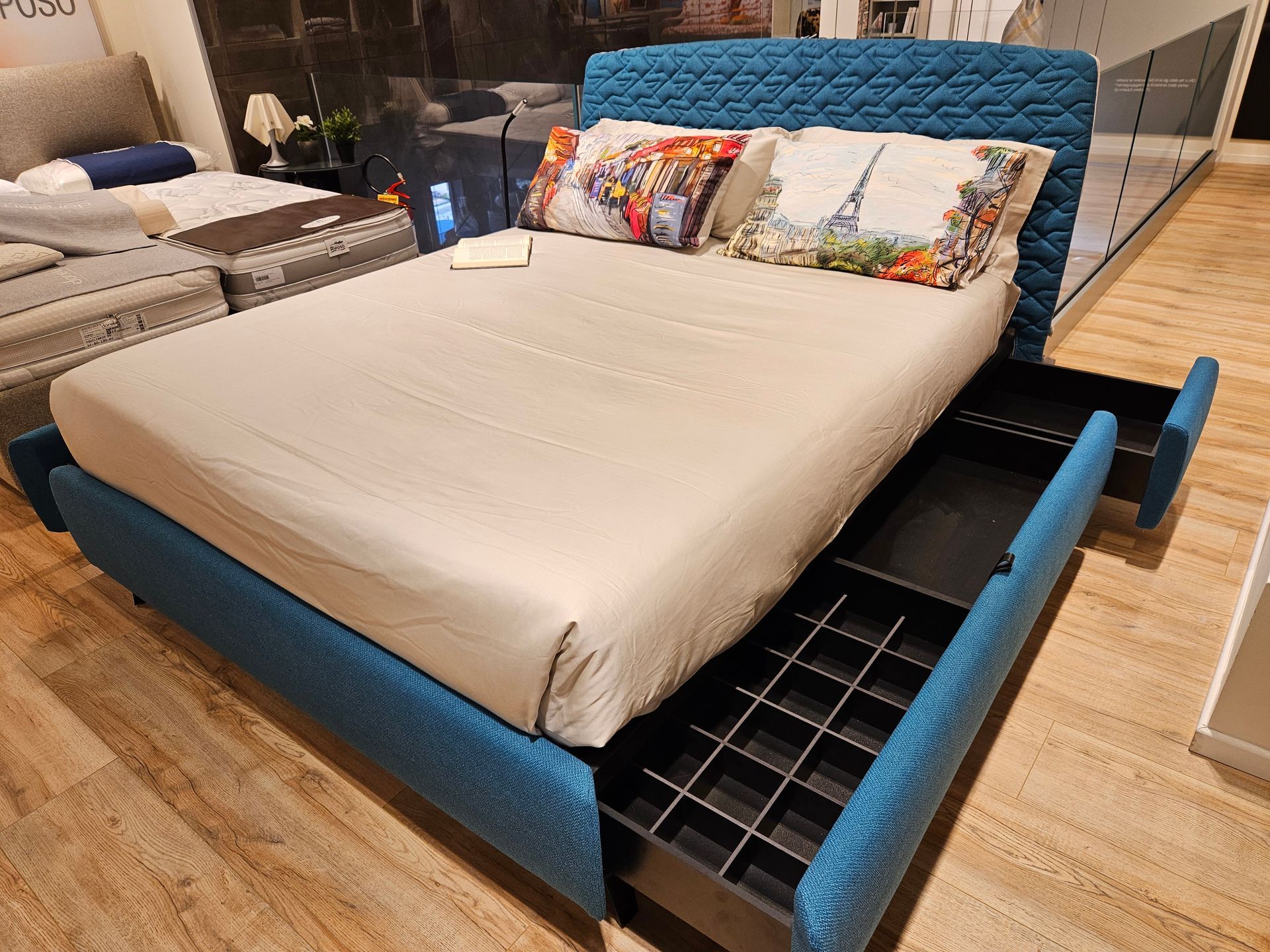 letto contenitore a una piazza e mezzo