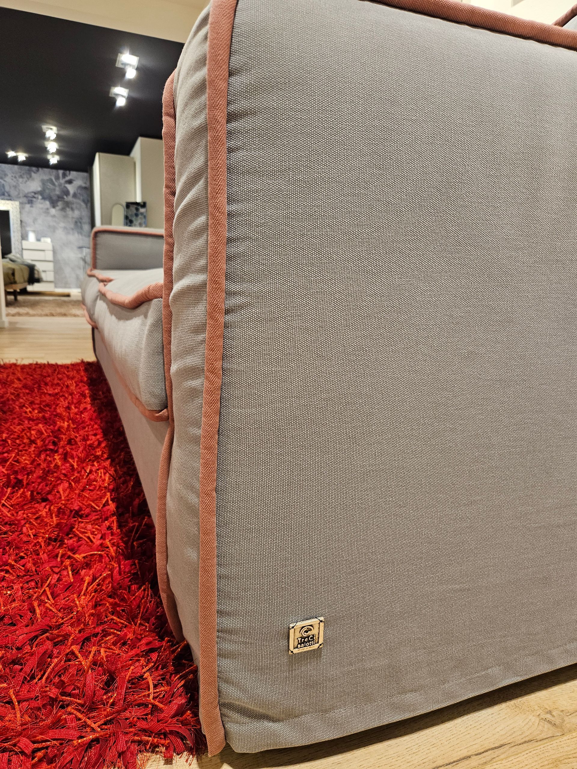 divano beige reclinabile