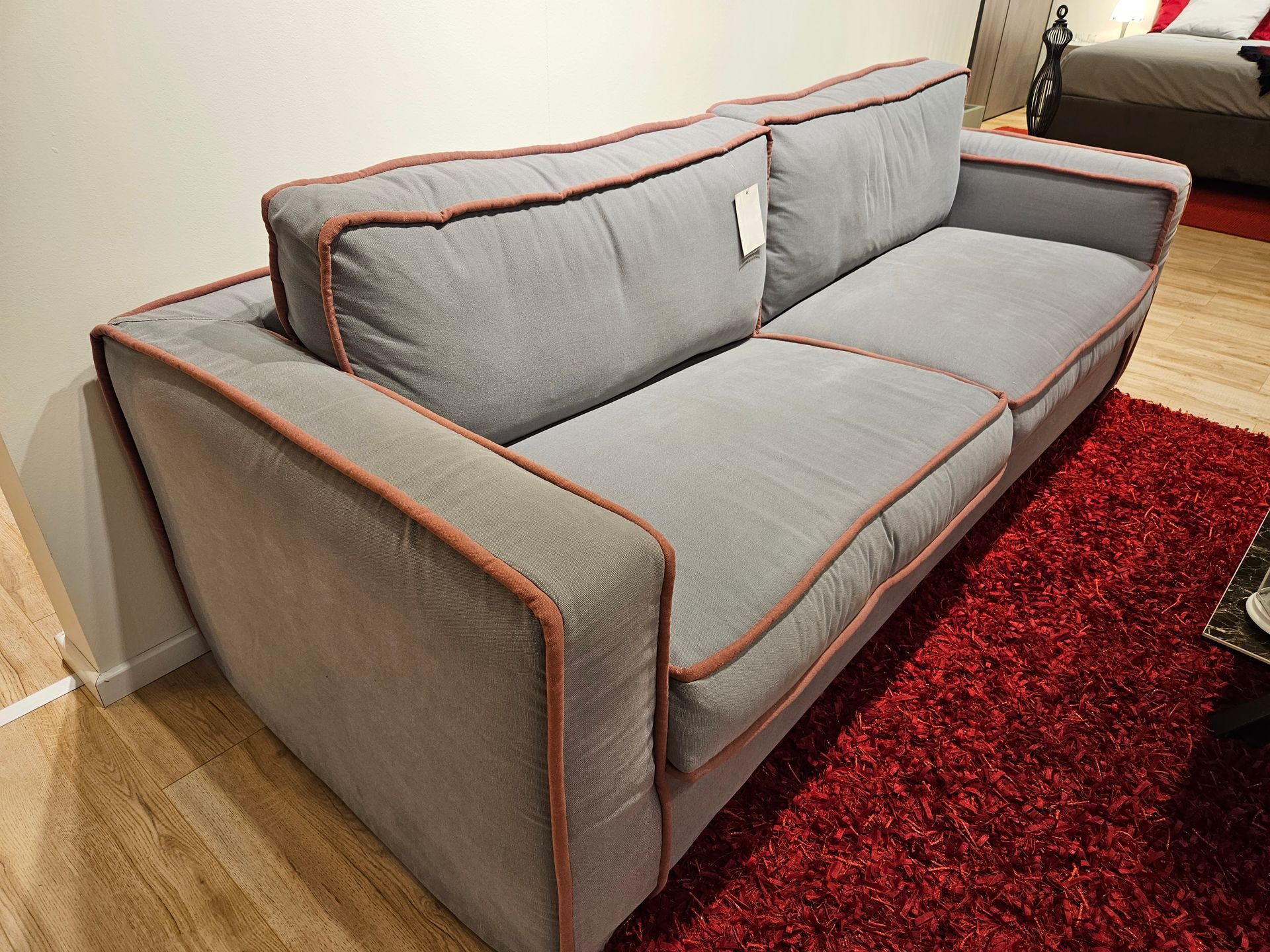 divano beige reclinabile con chaise longue