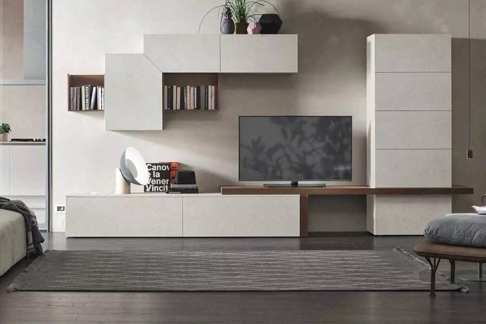 parete attrezzata con pensili color panna