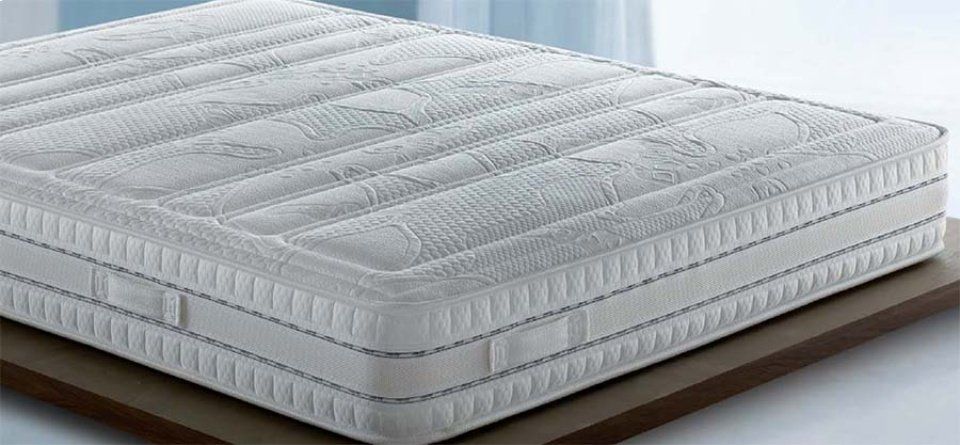materasso matrimoniale con tre strati