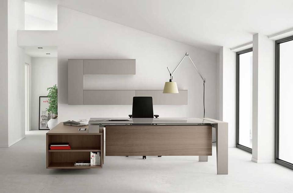 ufficio con pensili grigi