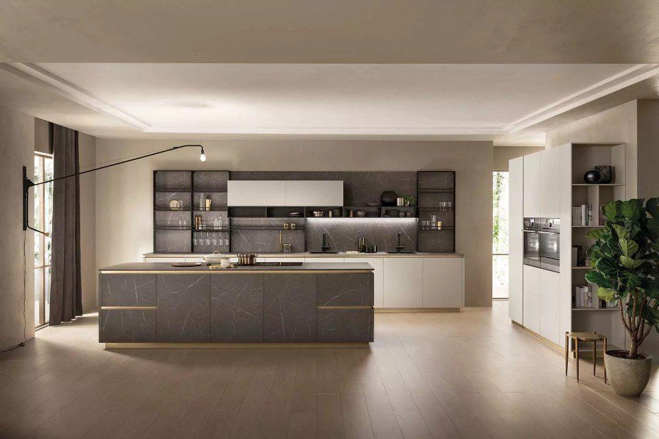 cucina moderna isola in marmo nero