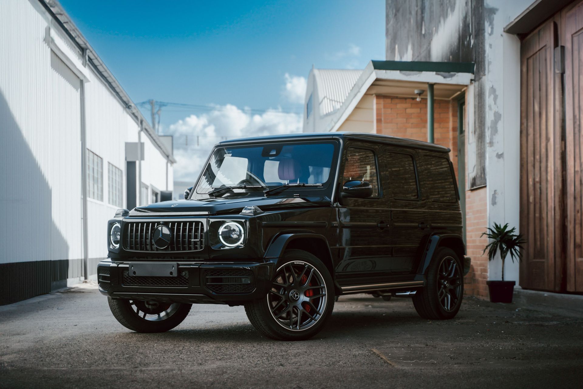 How to Take Great Car Photos for Selling Your Car Fast - Mercedes Benz G-Wagon