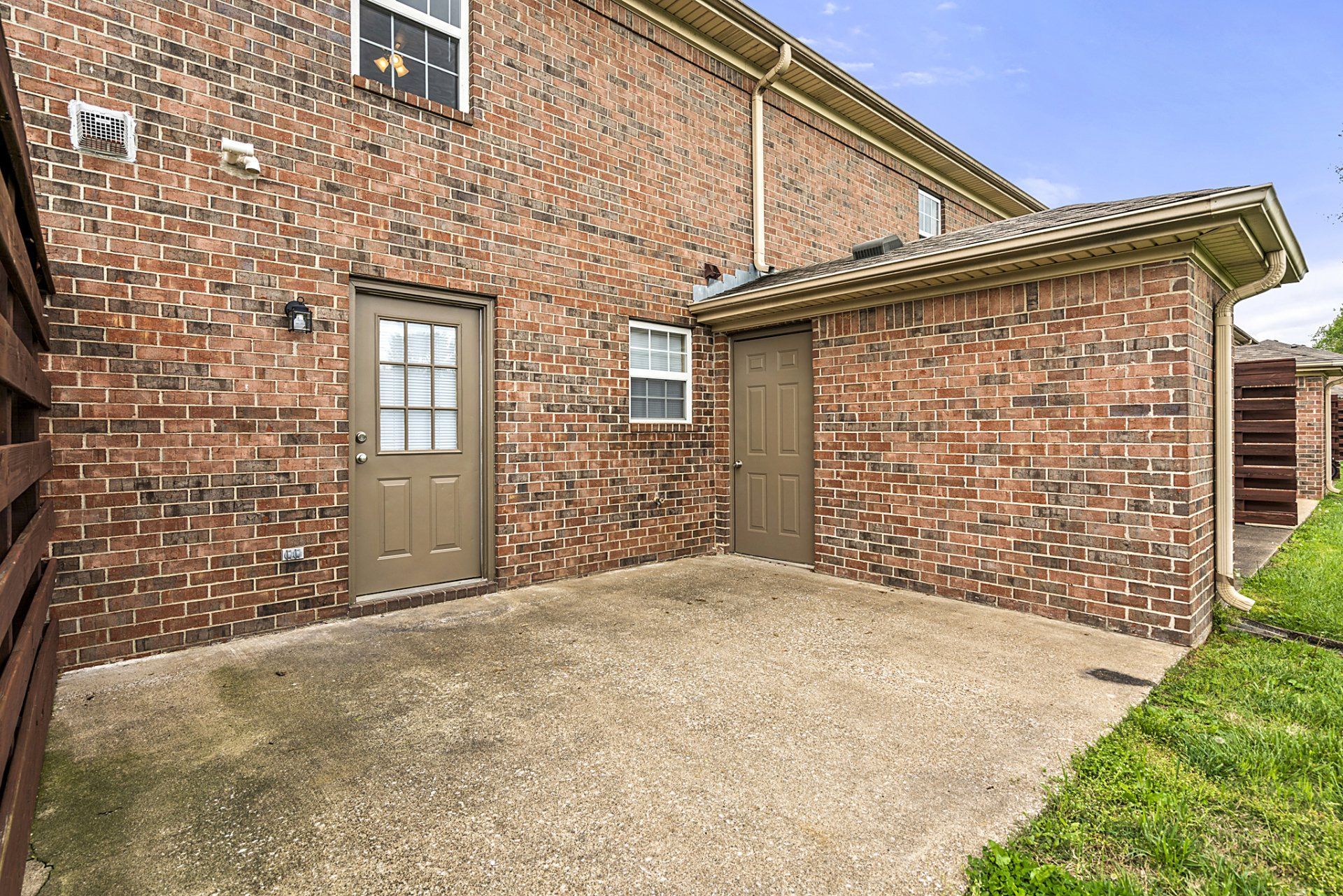 Riverwood Townhomes at 1114 Brockley Way, Bowling Green, KY.