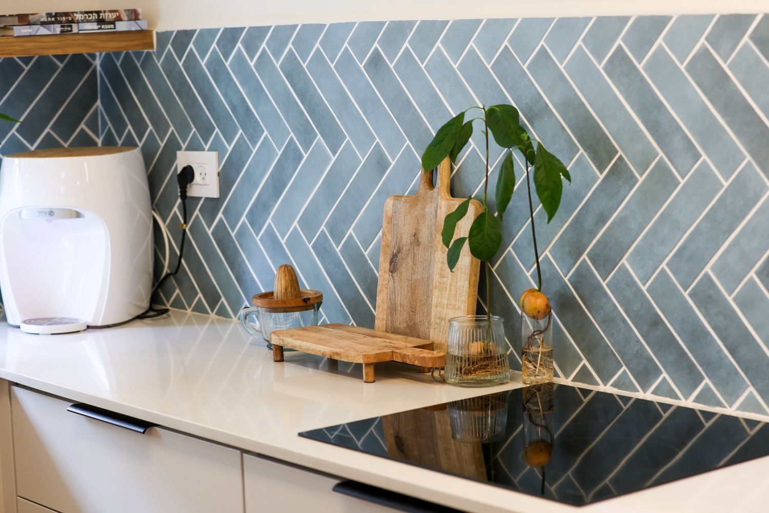 מומלץ לחפות עד גובה תקרה אבל יש אופציה נוספת