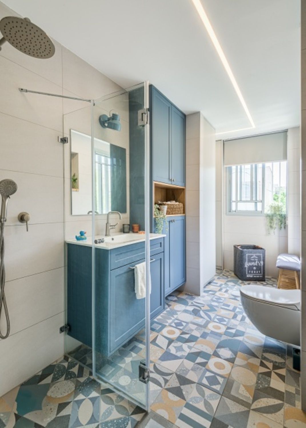 מקמו קופסאות ביקורת במקומות נסתרים.