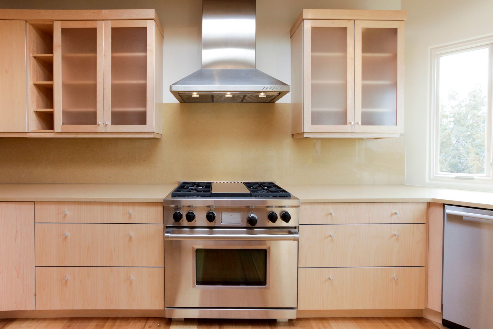 Silver oven with four-range stove and grill | Pennsauken, NJ | H and R Appliances