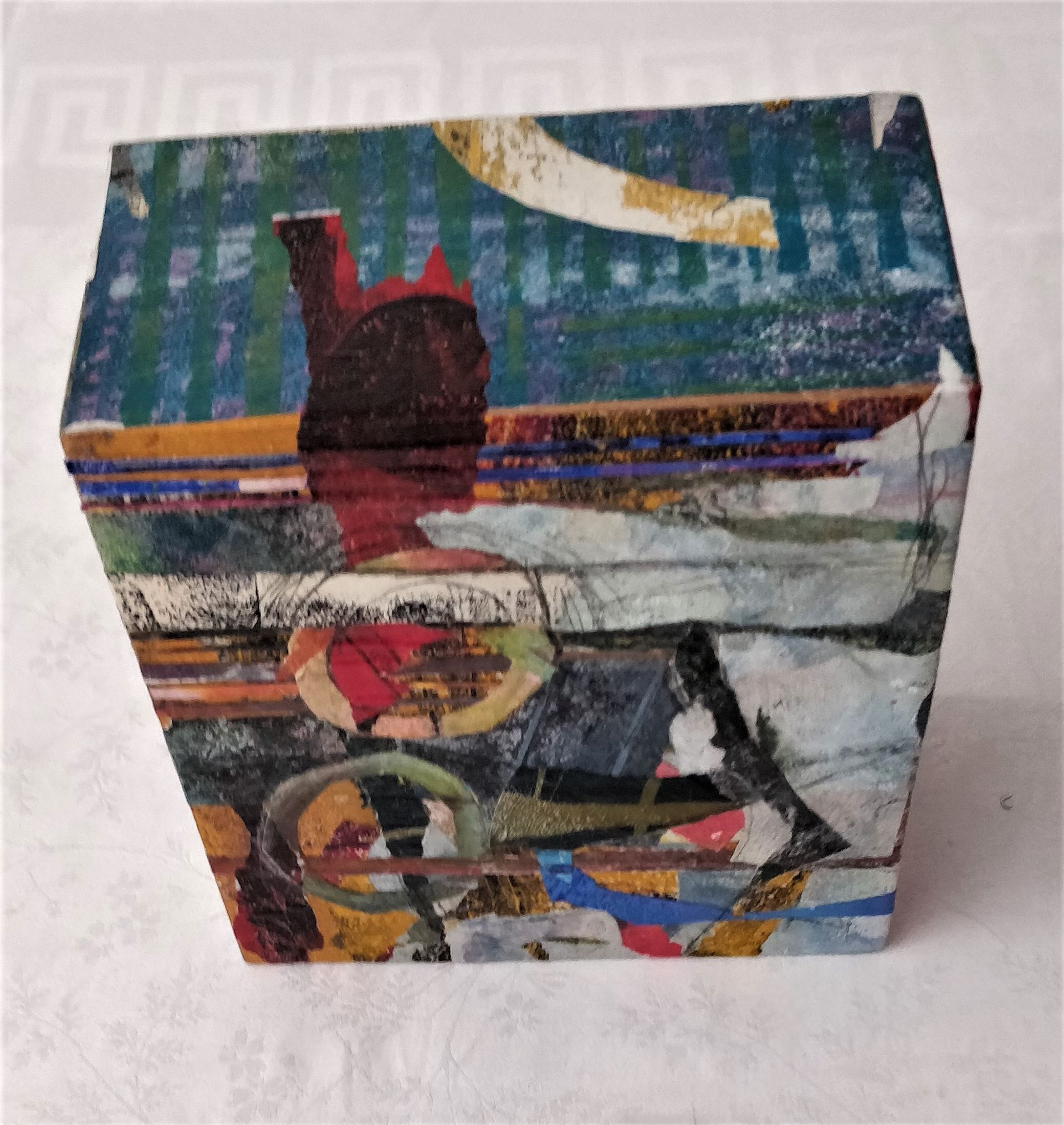  Silent Witness Collaged Oak Block 15cm x 8cm £180