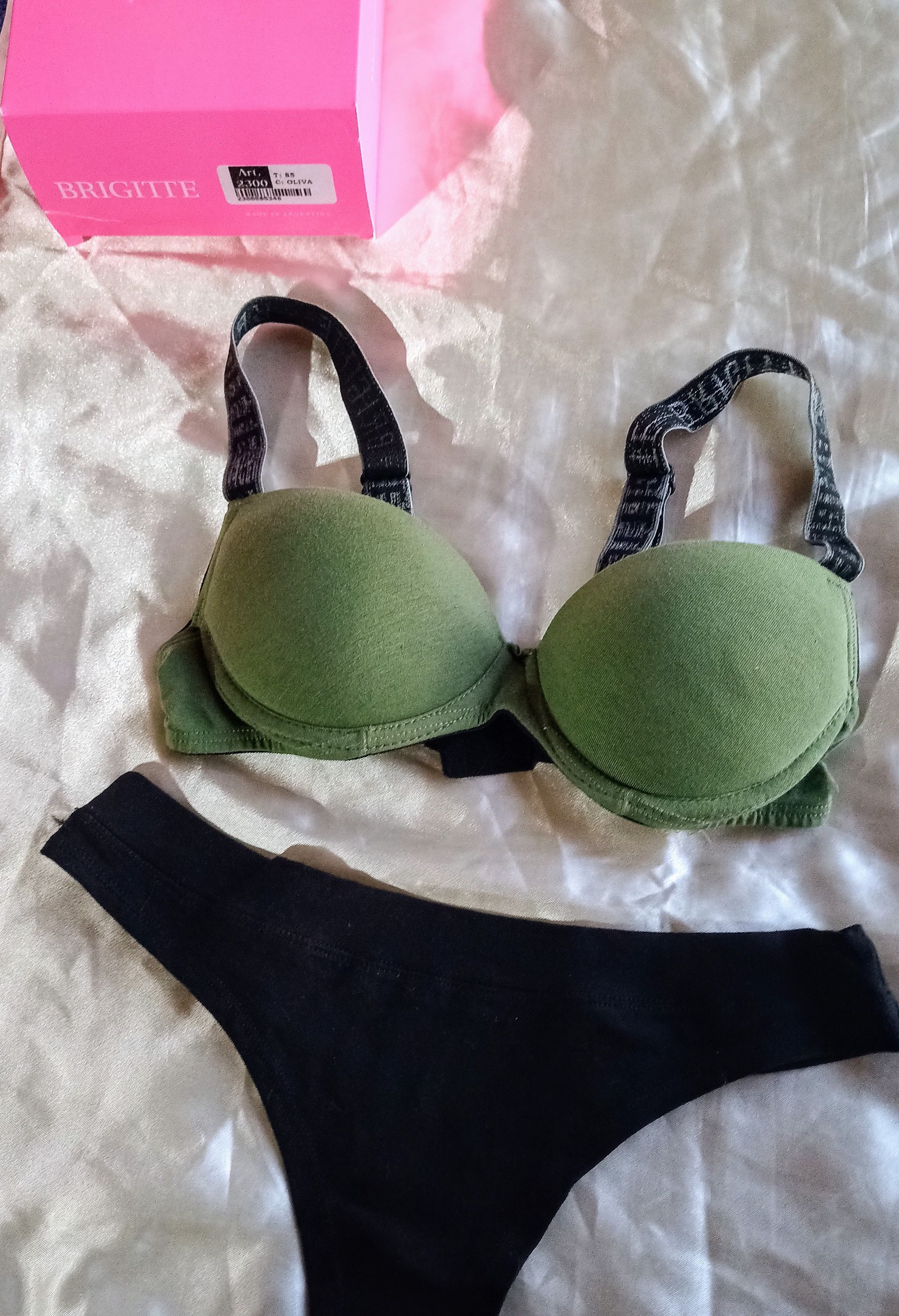 Conjunto Brigitte  oliva