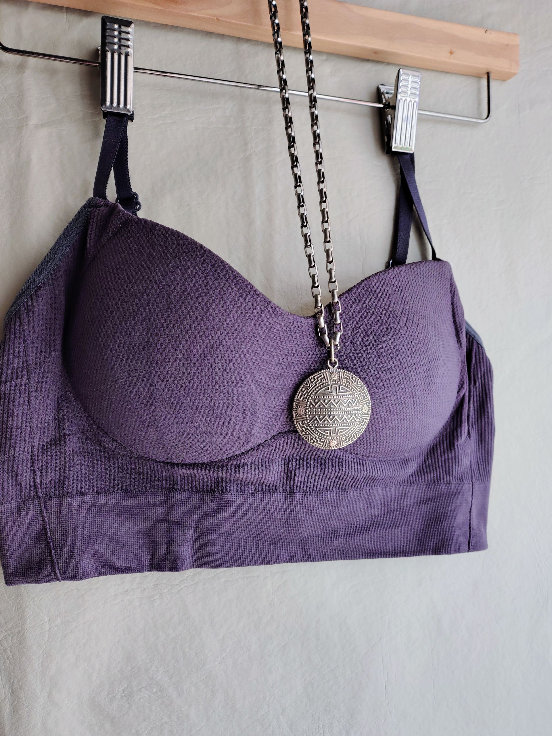 Sujetador push-up gris acero  tipo top
equivale a un talle 95