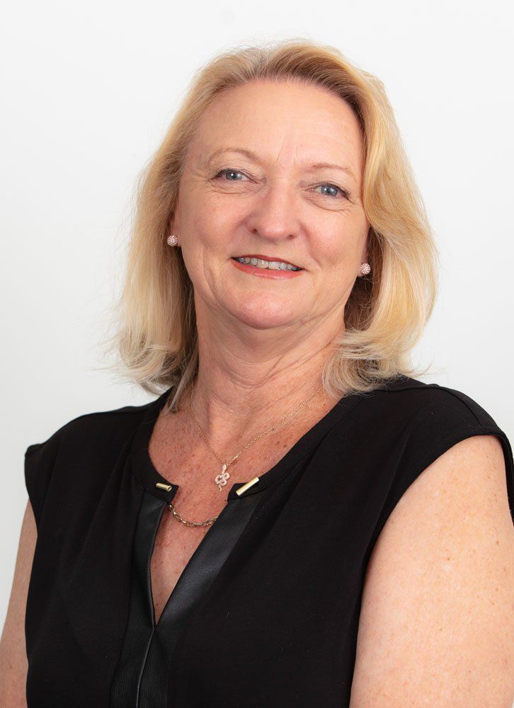 Joanne McKenzie — Perth, WA — Owen & Plaistowe