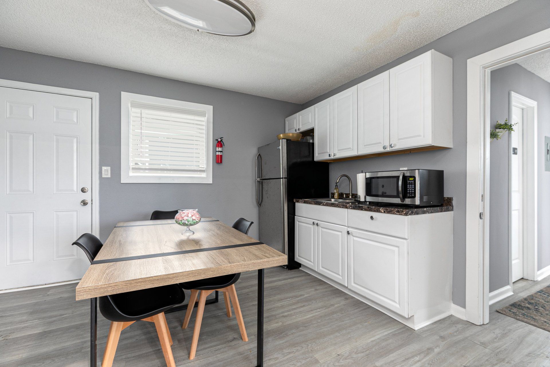 Gateway South Kitchen and Eating Area