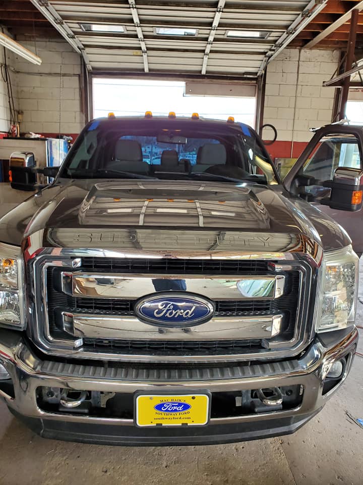 Ford SUV — San Antonio TX — Ramirez Auto Glass
