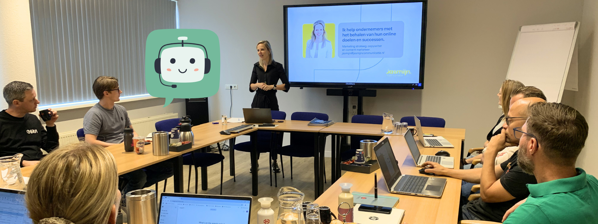 Medewerkers van DRU Fire volgen AI-training over ChatGPT, afgestemd op hun eigen dagelijkse we