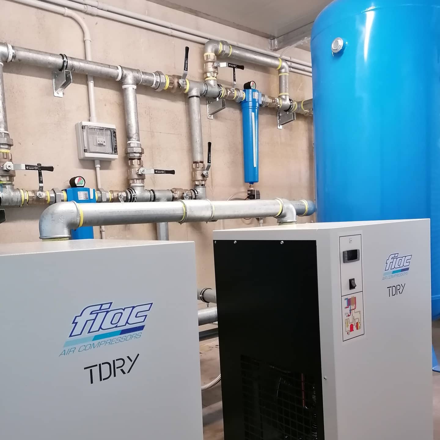 impianto idraulico con essicatore per compressori Fiac