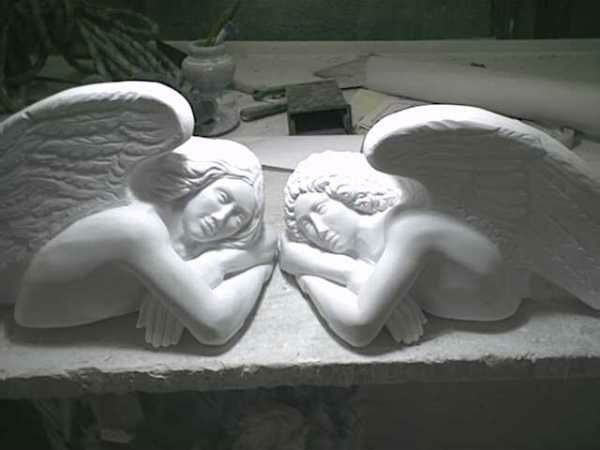 sculture angeliche marmoree