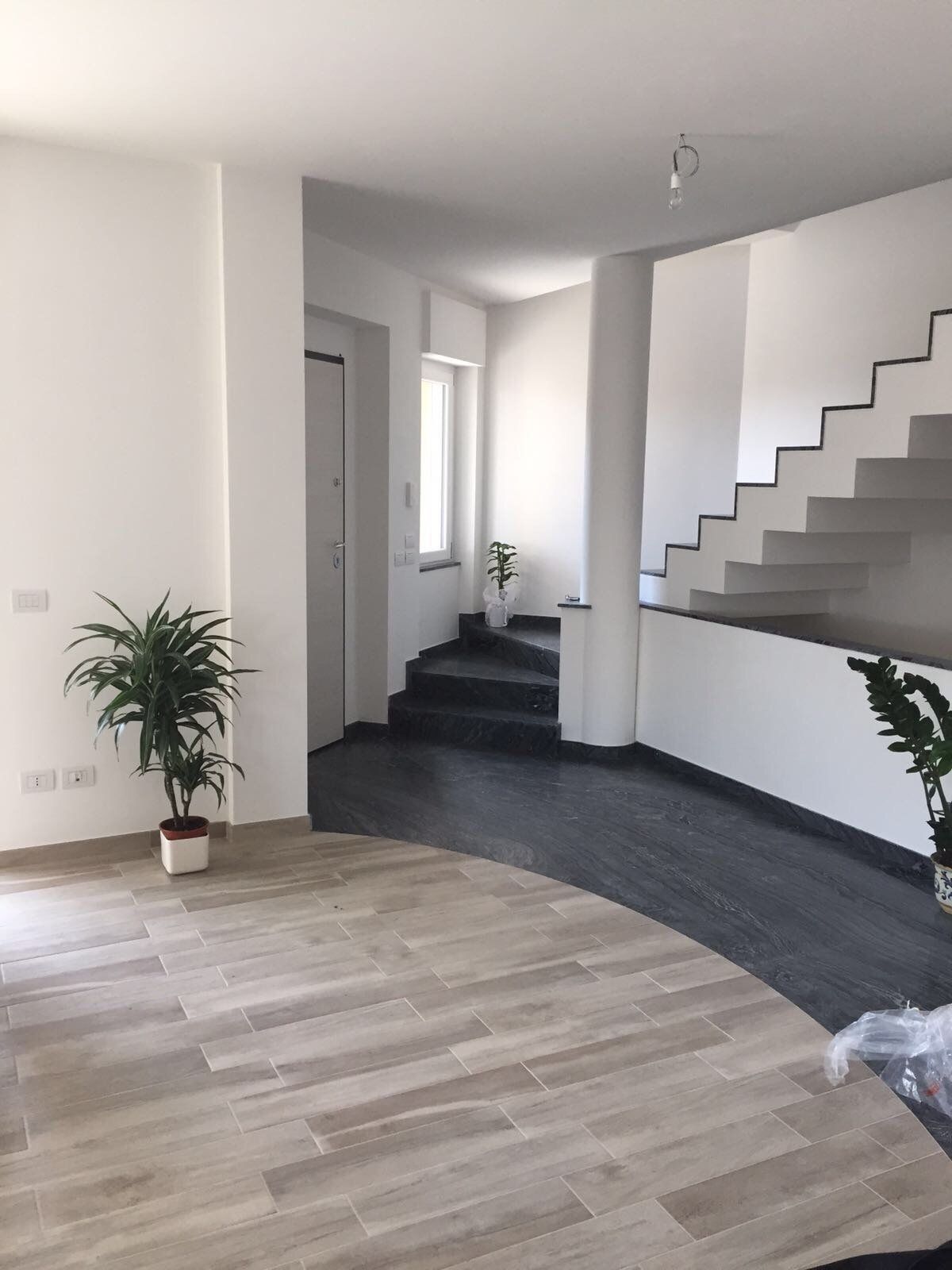 scala artigianale in marmo