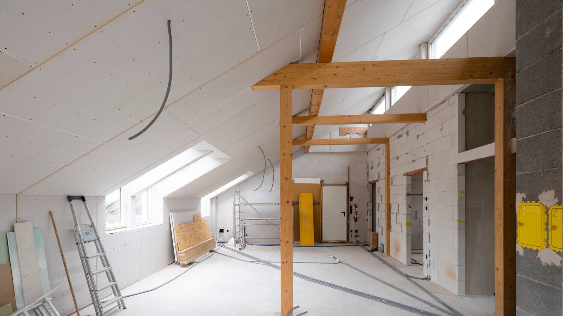There is a ladder in the middle of the room.