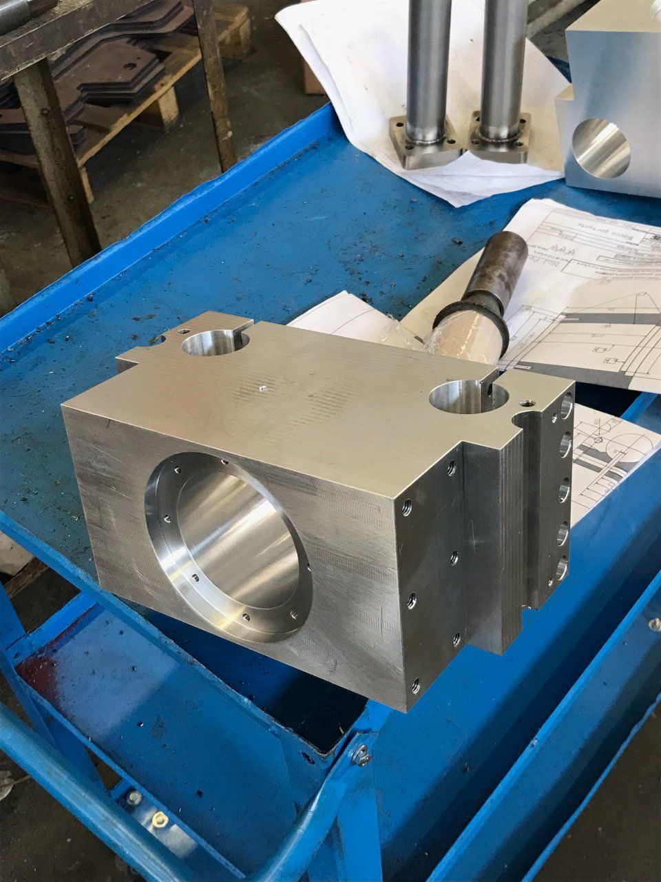 lavorazione componente meccanica in metallo