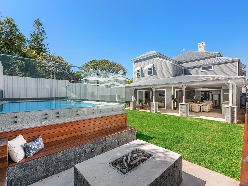 Outdoor View of a Beautiful House with Grass on the Bottom | Strathpine, Qld | Strathpine Design & Drafting