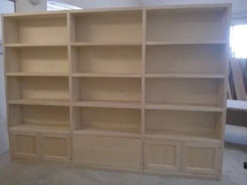 Mobile libreria aperto