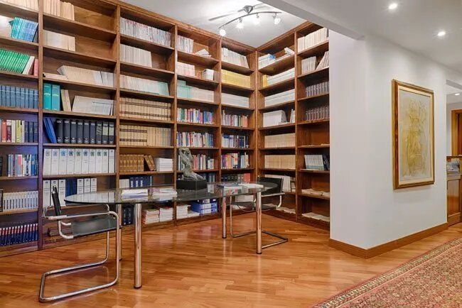 Mobile in legno per studio