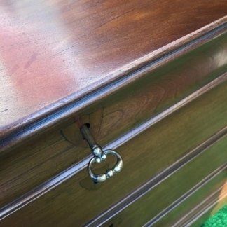 Cassettone restaurato