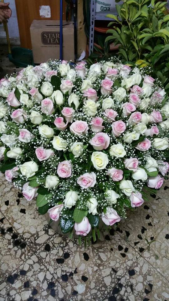 Composizione floreale per rito funebre