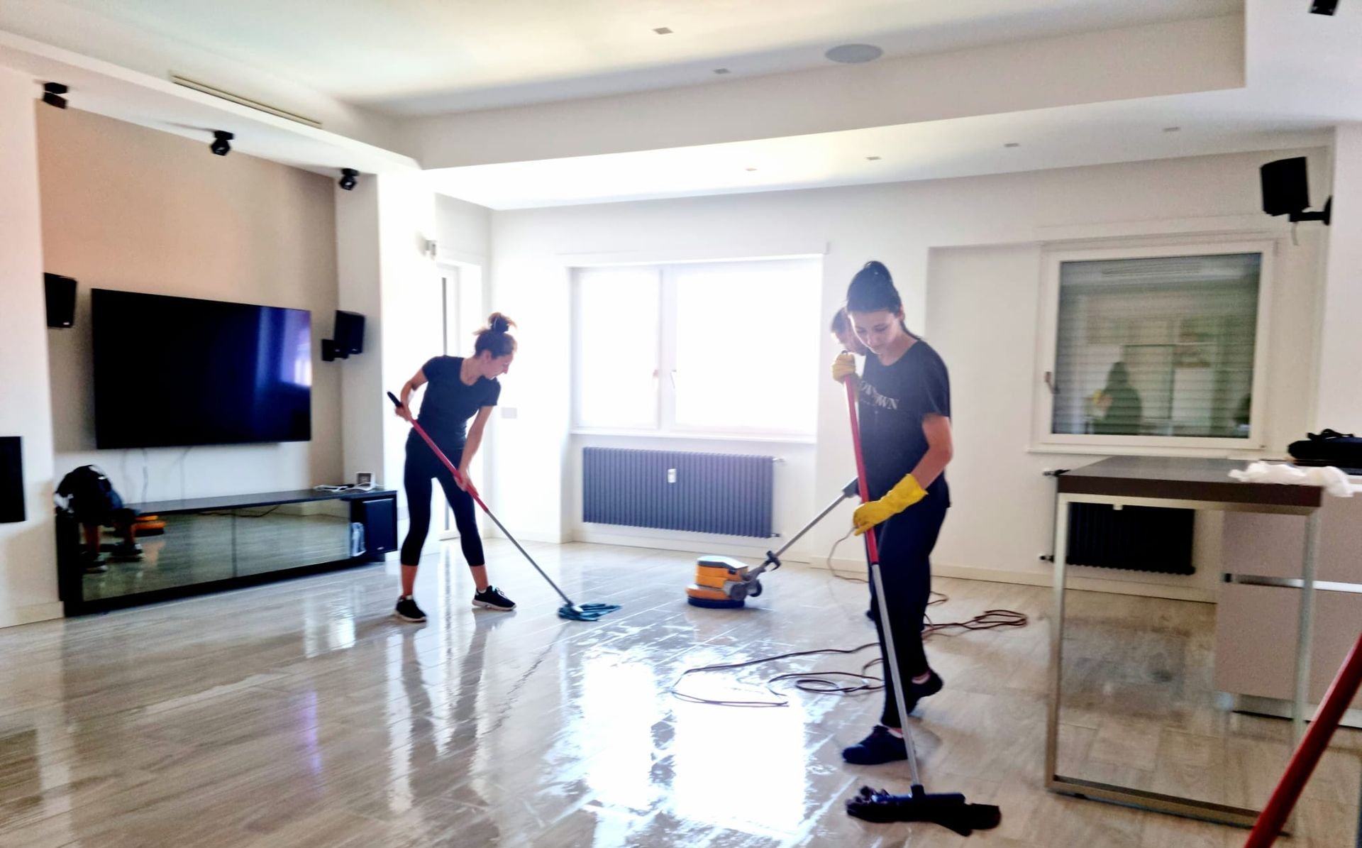 pulizie post ristrutturazione foto durante i lavori