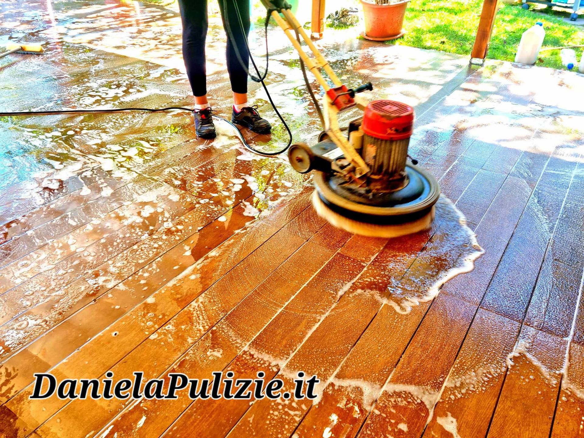 come pulire il gres porcellanato
