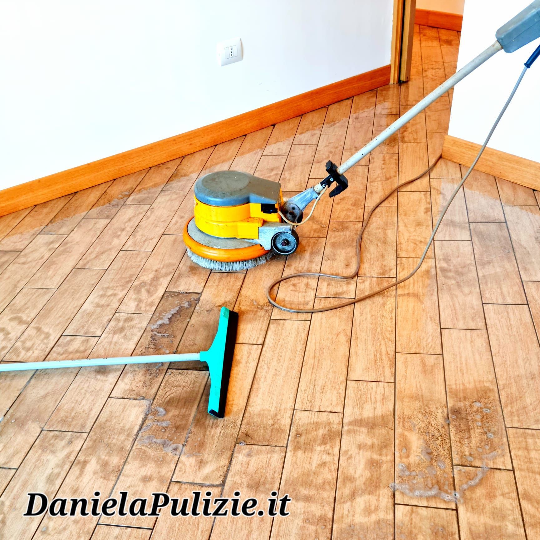 pulizie pavimenti ceramica