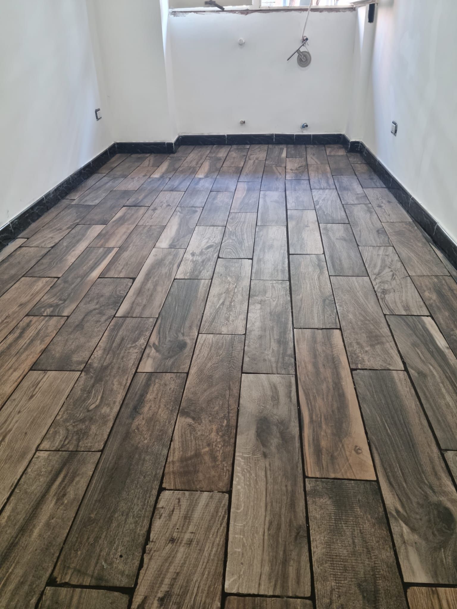 foto pulizia gres porcellanato pulito dopo posa