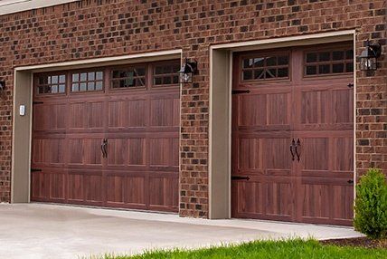 5283 accents woodtone garage door