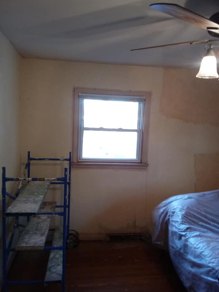 Before Painting the Wall of the Room — Hammond, IN — Bob's Plastering & Painting