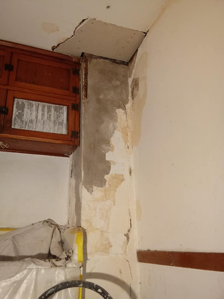 Damage Wall and Ceiling — Hammond, IN — Bob's Plastering & Painting