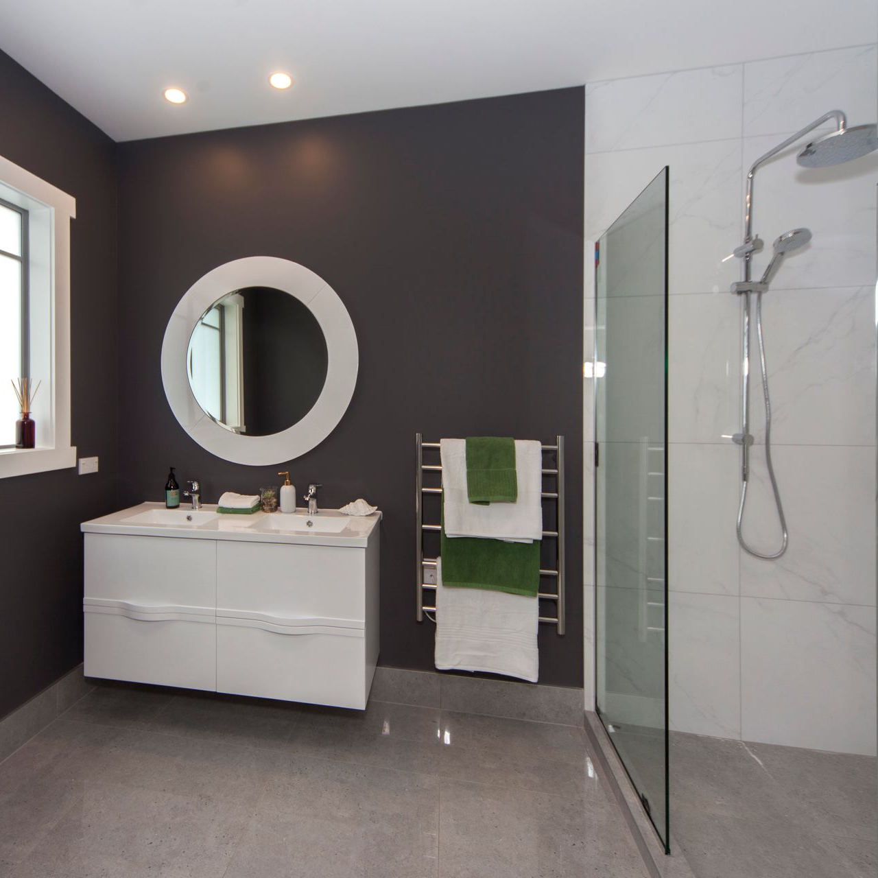 desgn by Neda Builda