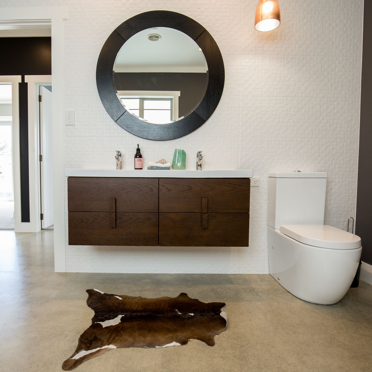 bathroom by Neda Builda