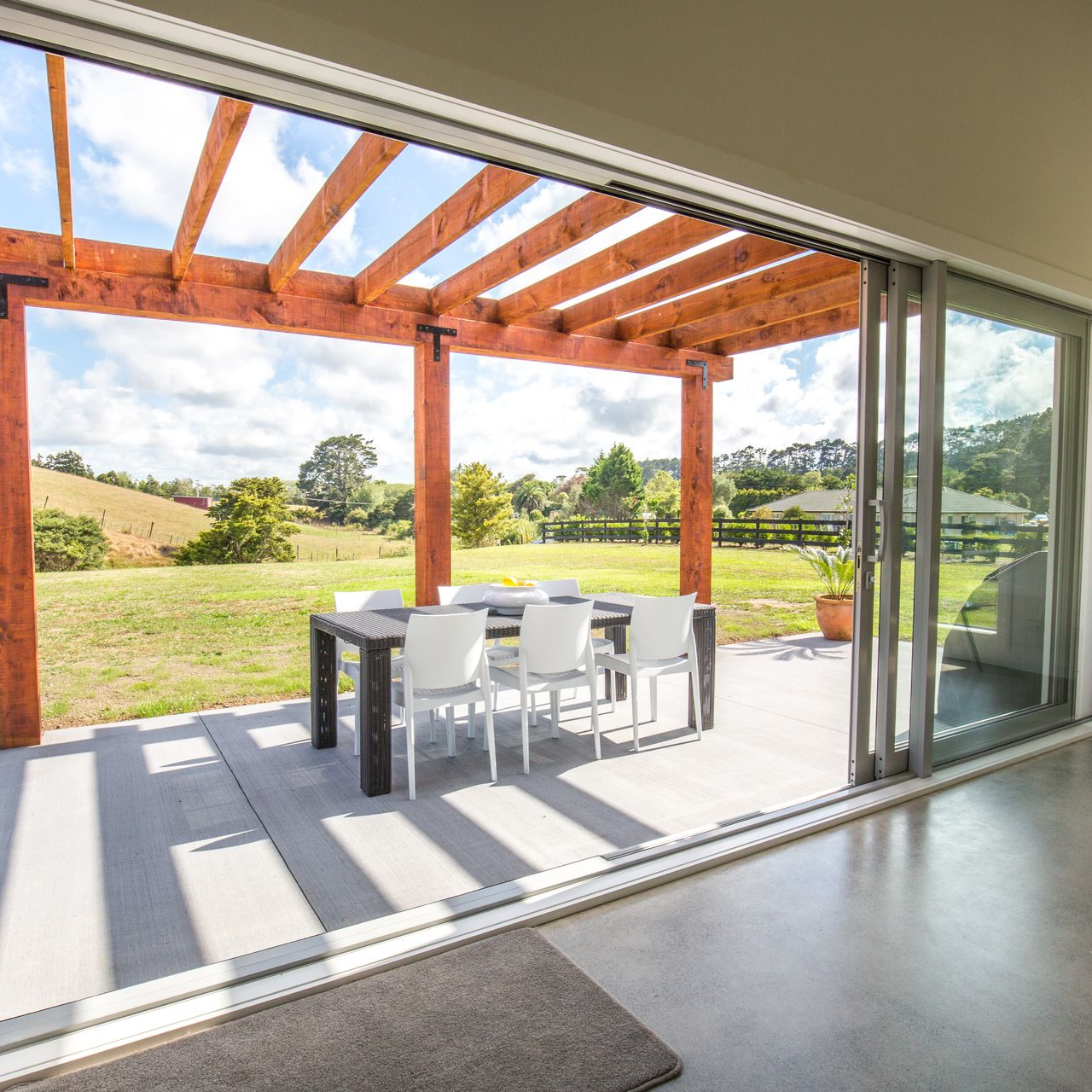 desgn by Neda Builda