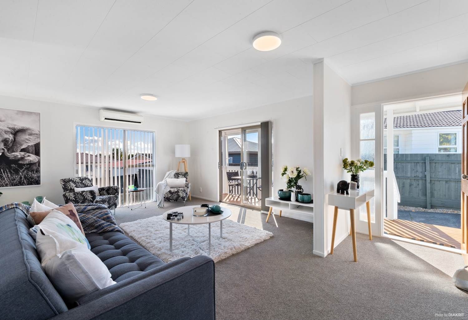 Lounge by Neda Builda