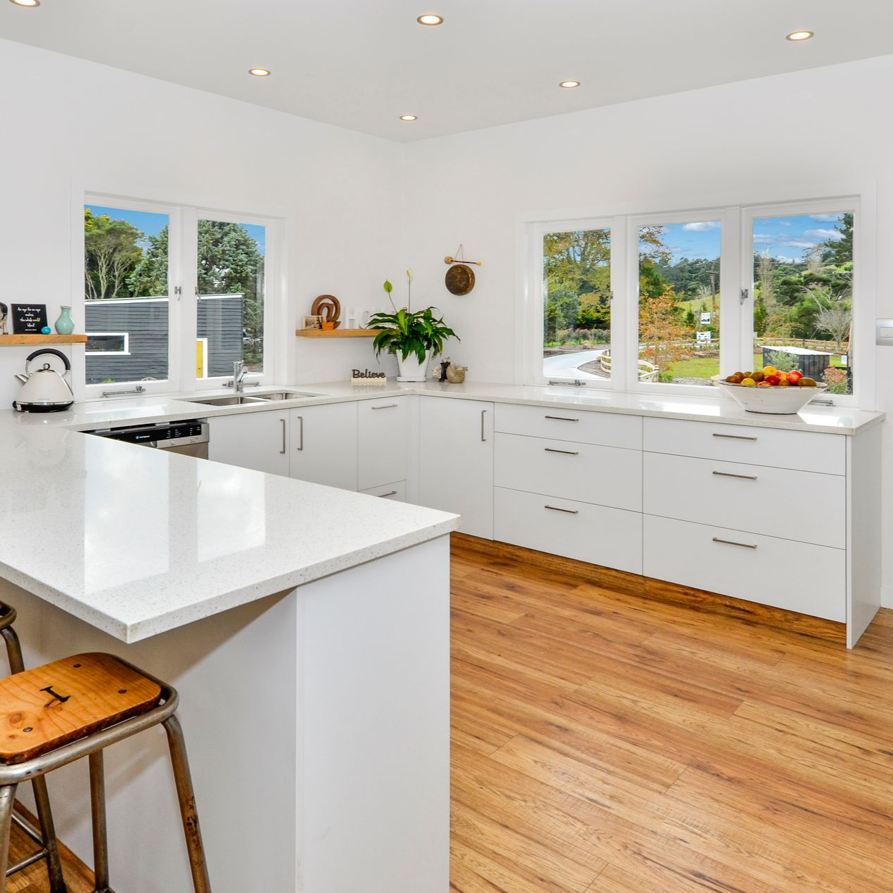 desgn by Neda Builda