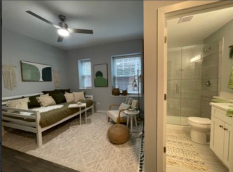 Foswyn arms second couch